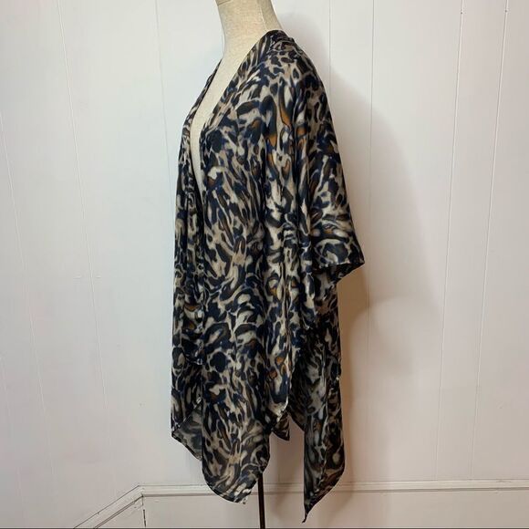 Leopard Print Wrap Ruana Chicos Brown Tan Blue OSFA One Size Poncho - Picture 3 of 8